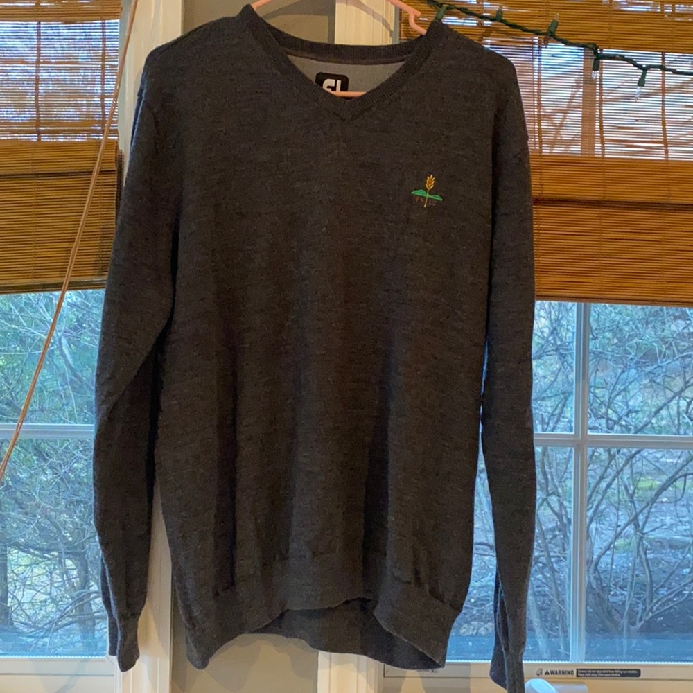 FootJoy men’s medium v-neck, wool